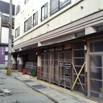 若松屋 村井六助 - 目立つ看板などない村井六助さん