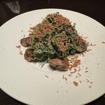 カーヴドシャンパーニュ ディヴァン - ケールと砂肝コンフィのサラダ