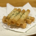 Chuukasoba Miura - パリンコチーズ。スライスチーズを焼いたものを想像していただけに、意外だったけど、本当にパリパリでハマる食感でした