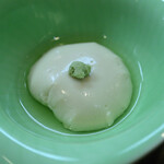 大納言本家 - お通し(胡麻豆腐)