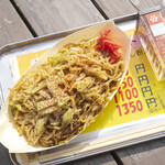 Musubiya - 富士宮やきそばソース味（600円／並）。