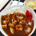 塩釜海の駅 - ゴロゴロシーフードカレー1000円