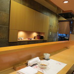 新ばし 星野 - 小さいけど落ちつく空間です。