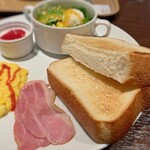 イタリアン・トマトカフェジュニア - ベーコンエッグモーニング