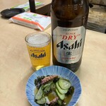 立呑み処 池内酒店直売所 - 料理写真:瓶ビールと酢の物