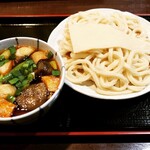 深山うどん - 赤辛肉汁うどん