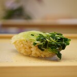 鮨おばな - ◇カイワレ 昆布〆
      粘度があるほどに昆布で締められ、ザクザクと噛み締めると膨らむ昆布の旨味でシャリを染める、鮨おばなならではの味わい！