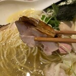 ジャパニーズ ラーメン 五感 - 鶏モモ