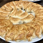 Ganso enban gyoza mam puku - 円盤餃子　パリパリとモチモチのバランスが良い