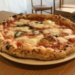 pizzeria TONINO - カプリチョーザ　　　　　2.400円