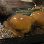 Gorudorasshu - ▪️ダブルチーズハンバーグ(200g)¥1.490 
      　※ご飯、ソフトドリンク1杯付
      　※マスタードや胡椒などの調味料は
      　　　ドリンクコーナーにあります。
      　※現金払いのみ