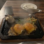 Gorudorasshu - ▪️ダブルチーズハンバーグ(200g)¥1.490 
      　※ご飯、ソフトドリンク1杯付
      　※マスタードや胡椒などの調味料は
      　　　ドリンクコーナーにあります。
      　※現金払いのみ