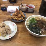 錦うどん - かしわ3ヶ¥210  肉えびうどん(大盛)¥1050