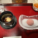 うかい鳥山 - 山ぶどうのシャーベット  あわふ (揚げ物) のおしるこ
      2024年2月22日