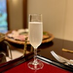 うかい鳥山 - 吉乃川(よしのがわ) 淡雪(あわゆき) (新潟県 スパークリング) 1320円
      2024年2月22日