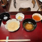 うかい鳥山 - 麦とろごはん、なめこ汁、香の物
      2024年2月22日