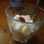 柚圭 - デザートの杏仁豆腐。濃厚で美味しい♬