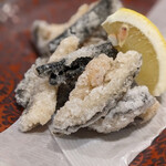 鯨の胃袋 - 鯨の皮の唐揚げがモッチリスッキリで美味いのです♡