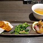 四川飯店 - 前菜３種。