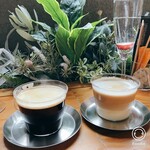 グレープショップ ココロ - ホットコーヒーとカフェラテ