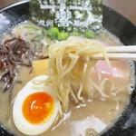 Ramen Hibiki - 歯切れの良い博多麺（響らぁめん）
