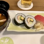 横須賀甲羅本店 - 寿司とお椀