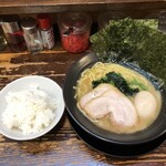 横浜家系ラーメン王子家 - 