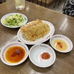 大阪餃子専門店 よしこ - 