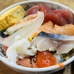 すし宇 - 名物"海鮮丼"