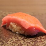 Kagurazaka Sushi Yasaka - マグロ（中トロ）