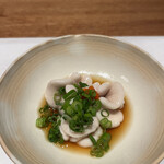 曙橋 かず - ショートコース７７００円。白子ポン酢。大ぶりですが、丁寧な仕上げで、旨味だけを堪能できます。