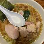 白河手打中華 賀乃屋 - 大盛りにするとチャーシューも増量。