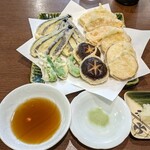 Teuchi Soba Makado - 野菜天盛合わせ1,300円