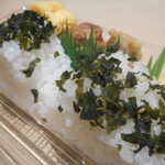 広島駅弁当 - 料理写真:お手軽塩むすび(しそわかめ)