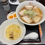 喜多方ラーメン 坂内   - 