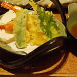 義寿司 - 天ぷらの盛り合わせ