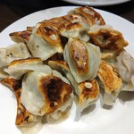 個室中華 食べ飲み放題 佳宴 - 自家製人気焼き餃子(2種類)