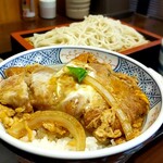 Sobaya Tenjuan - ちびカツ丼　冷(￥990)。ちびサイズじゃないし(笑)