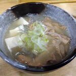 とん八 - もつ煮込み 380円(税込)(2024年２月8日撮影)