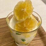 北九州レモン Lemony - レモン輪切りシロップ漬け入り
                                きゅぎゅっと生搾りレモンソフトクリーム(カップ) 