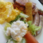 Forukusu - 朝食ビュッフェのおかず・分厚くてジューシーなベーコン！
