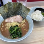 らーめん武道家 口 - ラーメン＋ライス