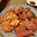 名古屋名物 味噌とんちゃん屋 一宮ホルモン - 鶏もも肉、豚ハツ、ハラミ