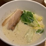 麦処 八と丁 - 特製トッピングイン濃厚牡蠣クリーミーつけ汁