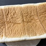高級「生」食パン専門店 乃が美 - 2斤(768g、1000円)。小麦の甘い良い香り
