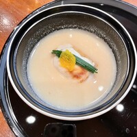 銀座ろくさん亭 - 河豚白子椀  栗麸  椎茸  柚子