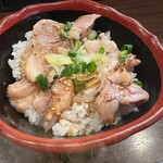 ガンコンヌードル - チャーシュー丼の香ばしさは食欲を増進させた