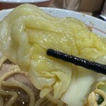 ラーメンみなみ - 芯まで甘いキャベツ