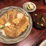 236152440 - カツ丼（汁付き）