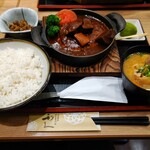 Gyuutan Sumiyaki Rikyuu - 利久の牛たんシチューハンバーグ定食